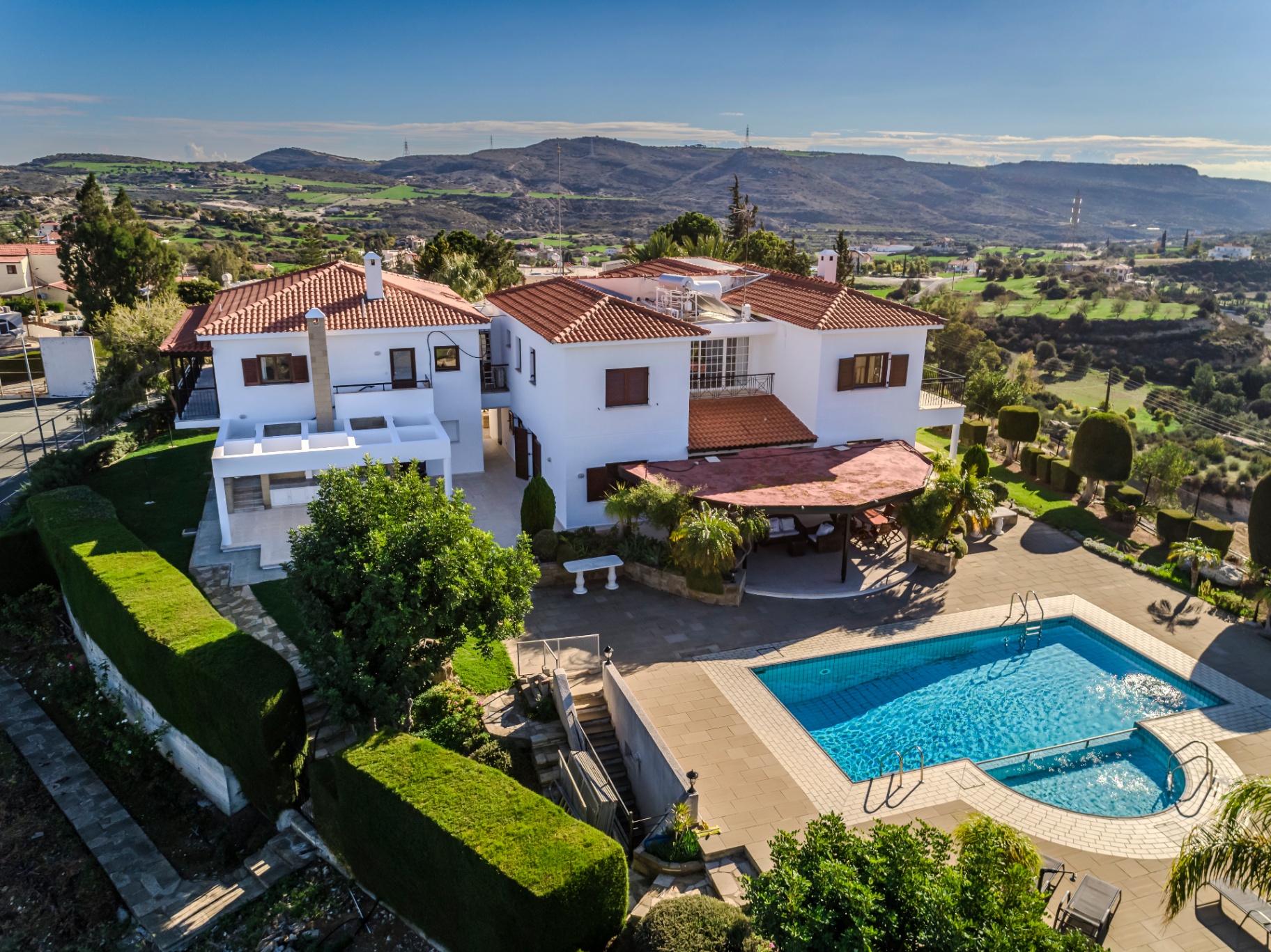 The Choirokoitia Grand Mansion - Pool & Grounds